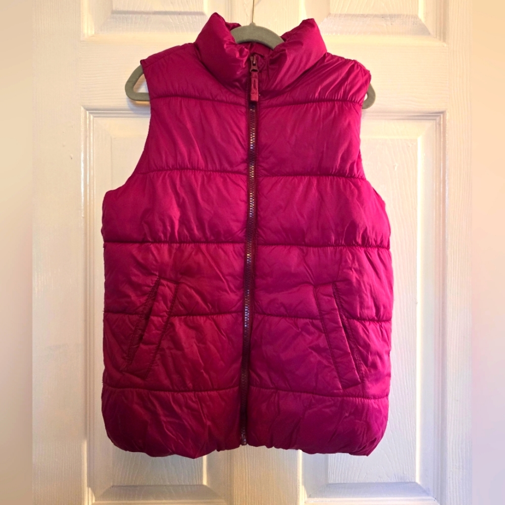 Old Navy girls dark pink puffer vest, size 10/12